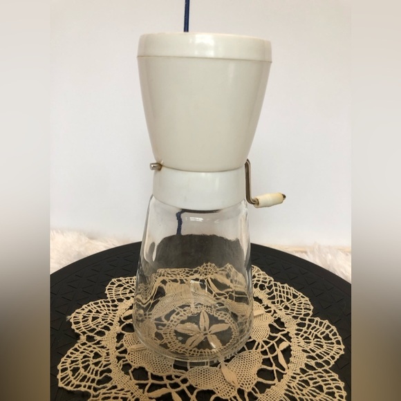 Vintage Gemco Cheese Grater - Picture 2 of 7